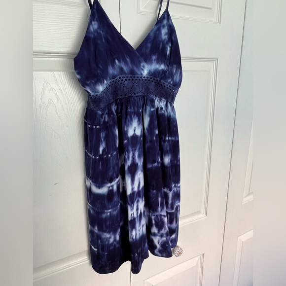 Miami AE Tie Die Blue & White Camisole Dress-Size M - Picture 8 of 8